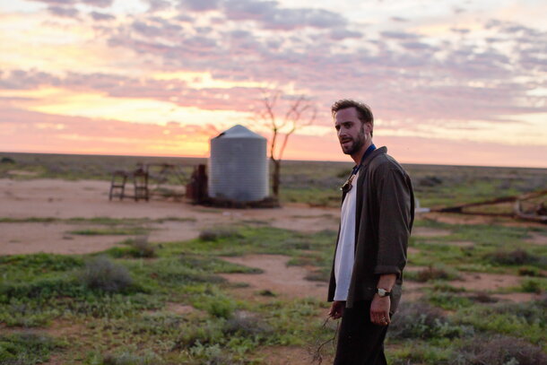 «Чужая страна»: Рецензия Киноафиши