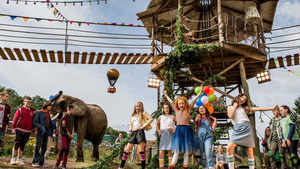 Экранизация популярной немецкой книги о девочке, которая умеет говорить с животными. 