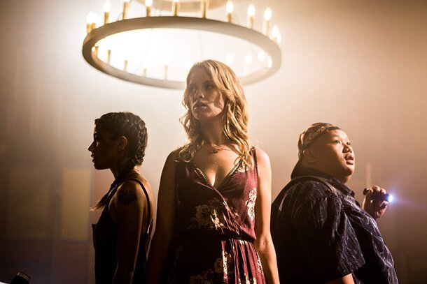 Марат Шабаев радуется неглупому и смешному хоррору, который издевается над жанровыми канонами. 