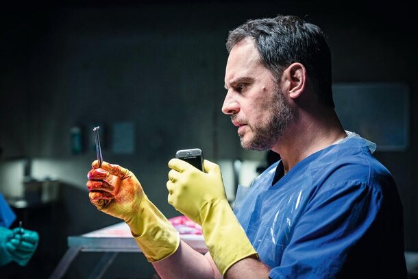 Пётр Волошин старается не проспойлерить экранизацию немецкого бестселлера (и ему удаётся). Пётр Волошин старается не проспойлерить экранизацию немецкого бестселлера (и ему удаётся).