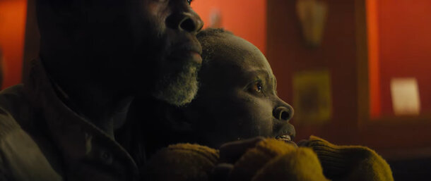 Котик крадет кино у монстров. 