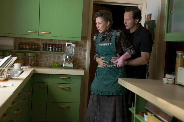 Фильм о том, почему экзорцистам не следует заводить детей. Фильм о том, почему экзорцистам не следует заводить детей.