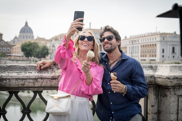 Невероятные приключения американки в Италии. Невероятные приключения американки в Италии.