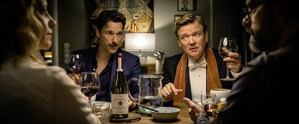 Симпатичная немецкая комедия, в которой члены семьи спорят о том, можно ли в современной Германии называть ребенка Адольфом. 