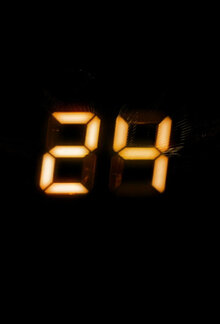Постер сериала 24 часа