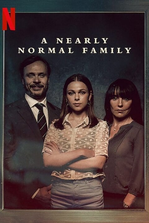 Постер сериала Почти нормальная семья
