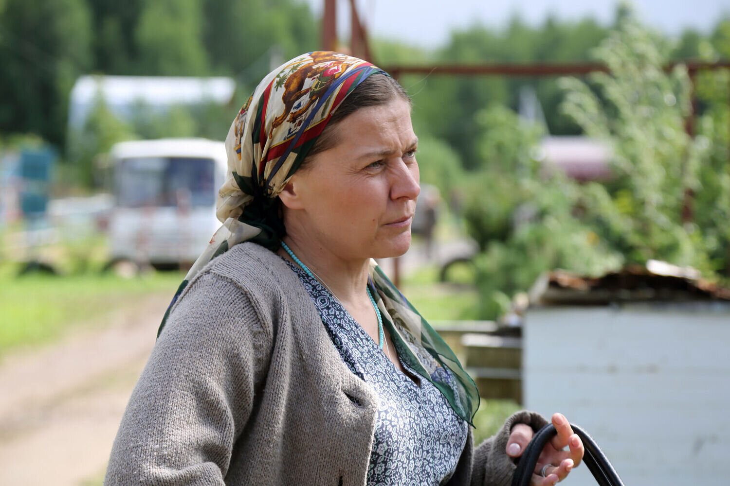 Ни к селу ни к городу. Ни к селу ни к городу сериал. 