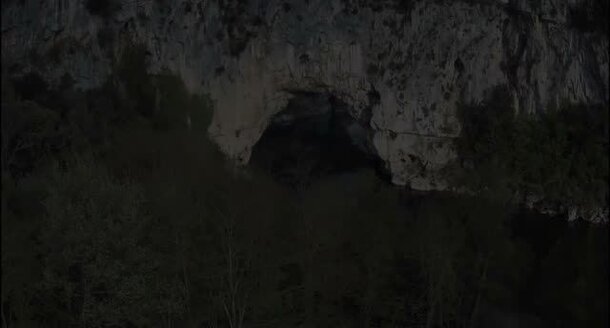 Cave of Forgotten Dreams - trailer 2