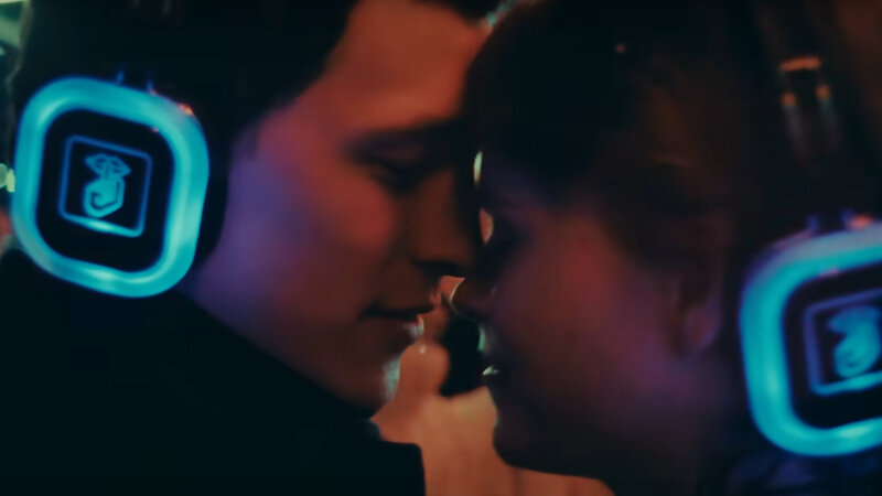 Light sensitive - trailer