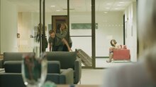 Он гораздо популярнее тебя - отрывок 1