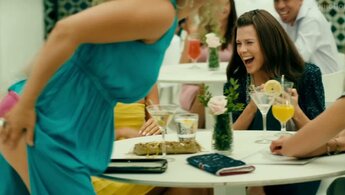 O chyom molchat devushki - trailer