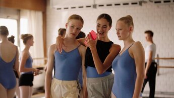 Girl - русский trailer