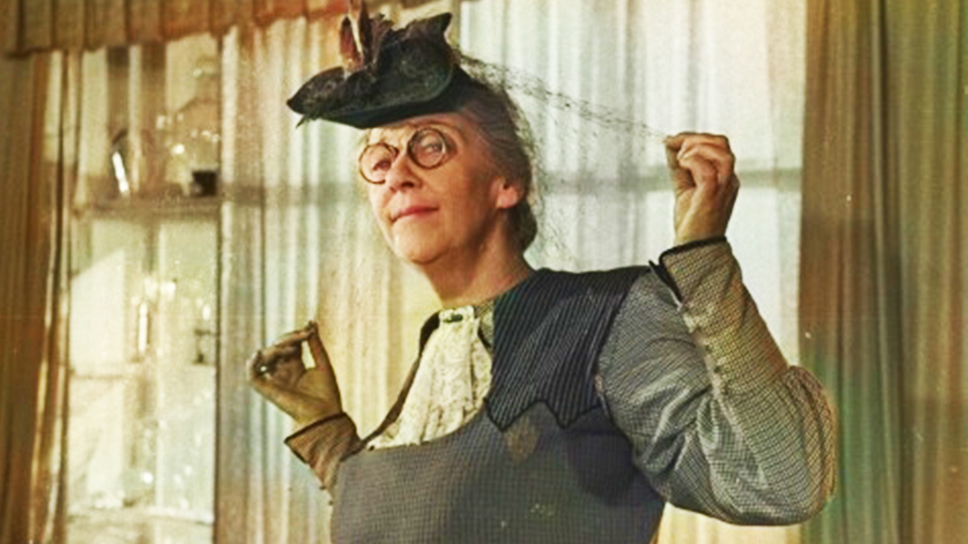 Элитное жилье и личный водитель: удивитесь, как Раневская жила на самом ...