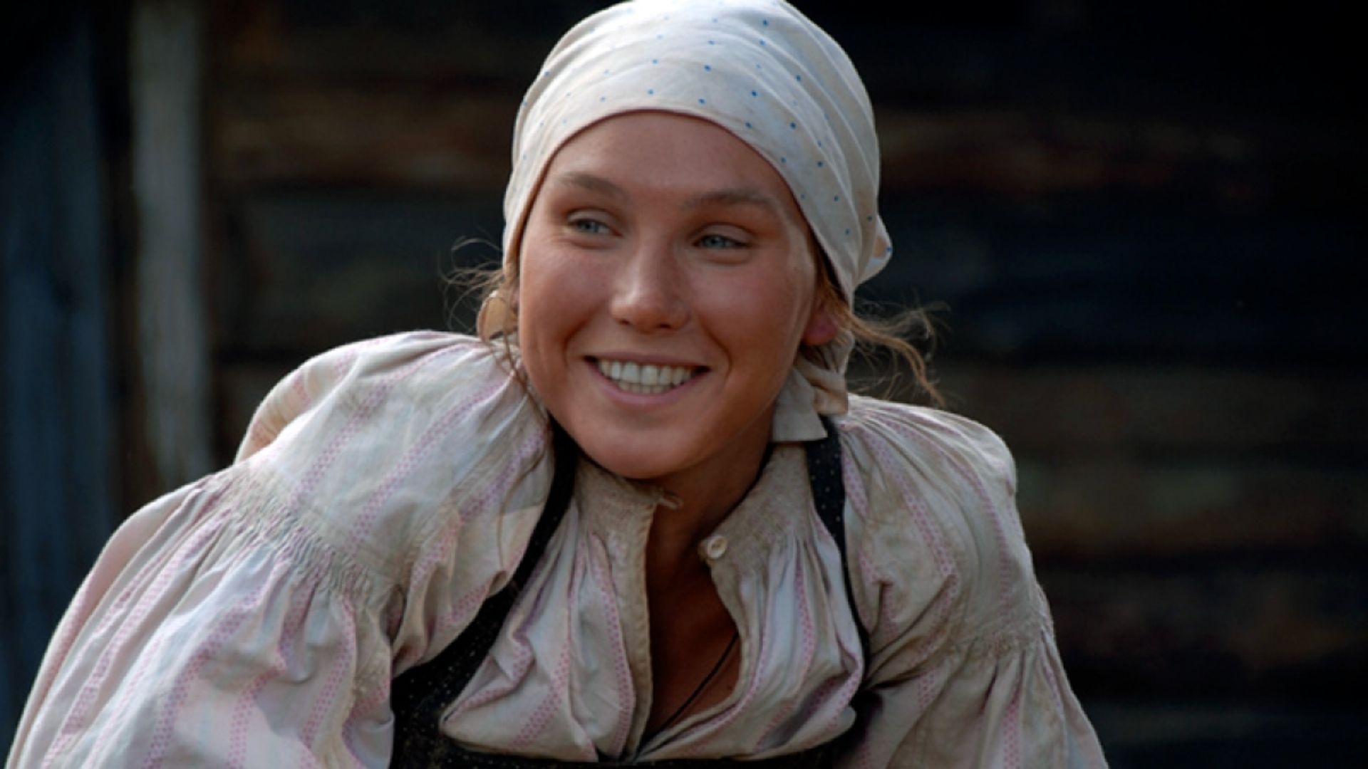 Lil women. Женщина со сковородкой. Баба лая. Женщина самка человека. Баба лая.