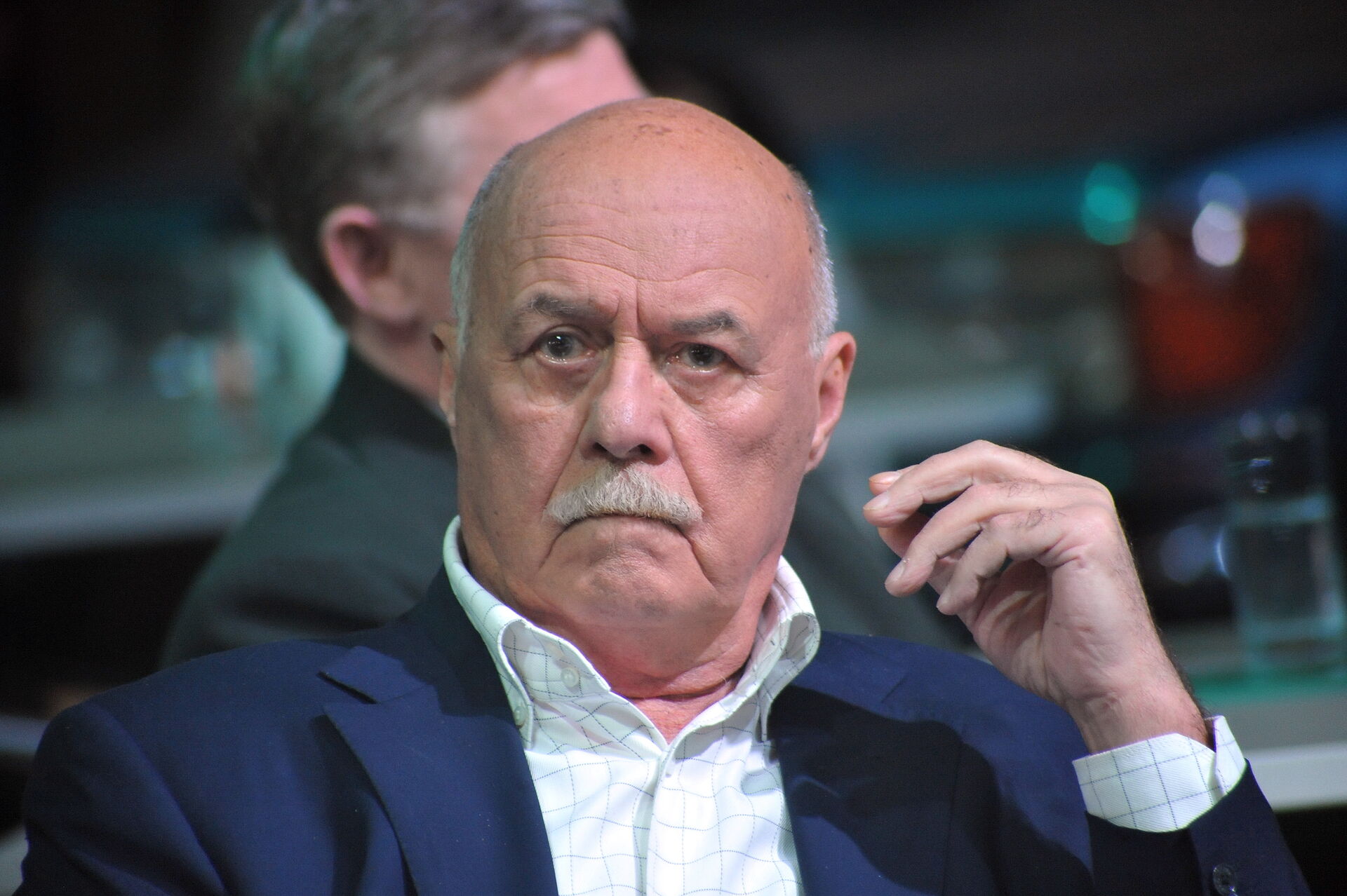 Андрей звягинцев. Никита михалков режиссер на съемках. Лоуренс кэздан[1. Строгий режиссер. 9 месяцев строгого режима фильм 2013 главное.