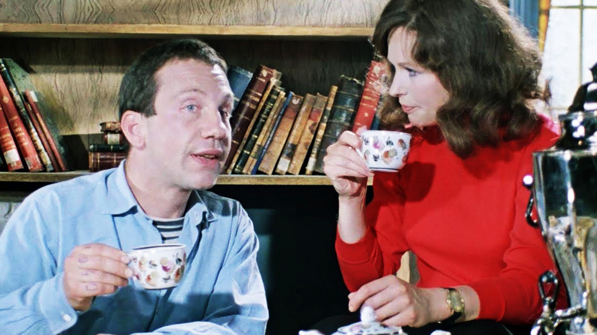 Тоже было. Такое тоже бывает. Ну бывает. Тоже ученый у него три класса образования. Тоже было.