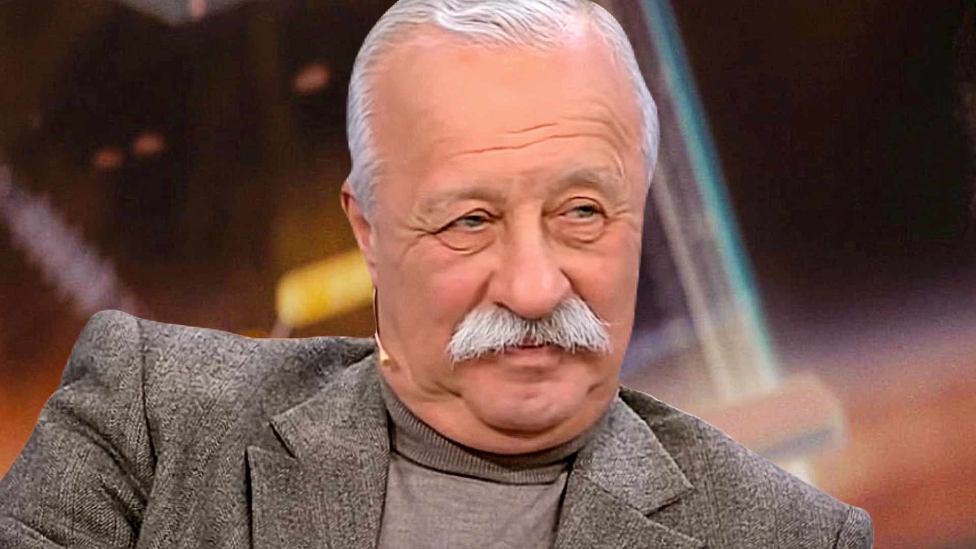 Якубович мем. Леонид Якубович 2022. Леонид Якубович поле чудес 2022. Леонид Якубович шоу поле чудес. Леонид Якубович жив