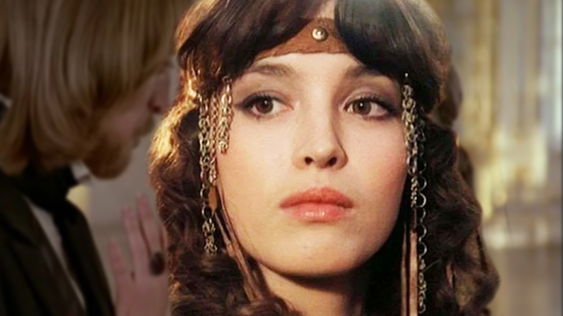 Алла ларионова девчата. Кто красивее шарлиз терон или анджелина джоли. Умела актриса. Умела актриса. Яна львова лесник.