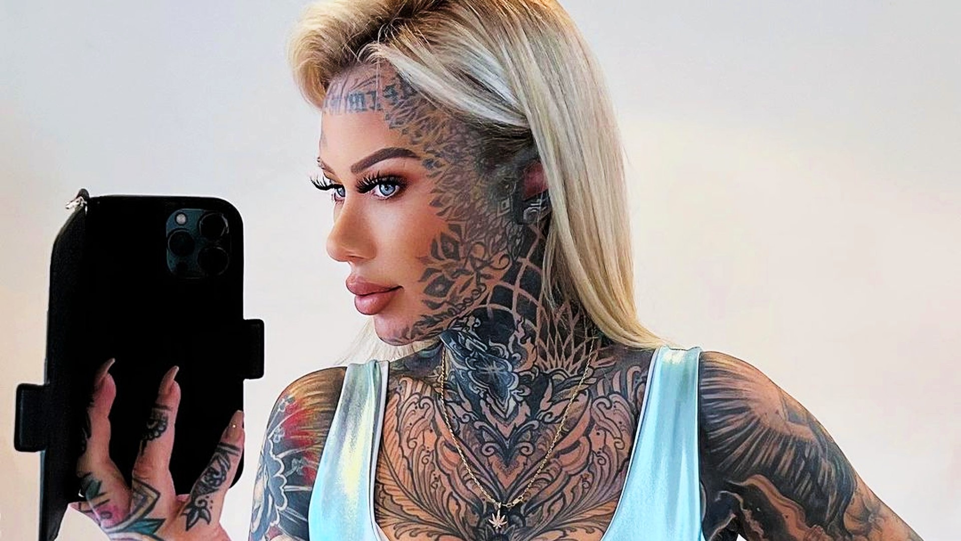 самая татуированная девушка в мире фото
