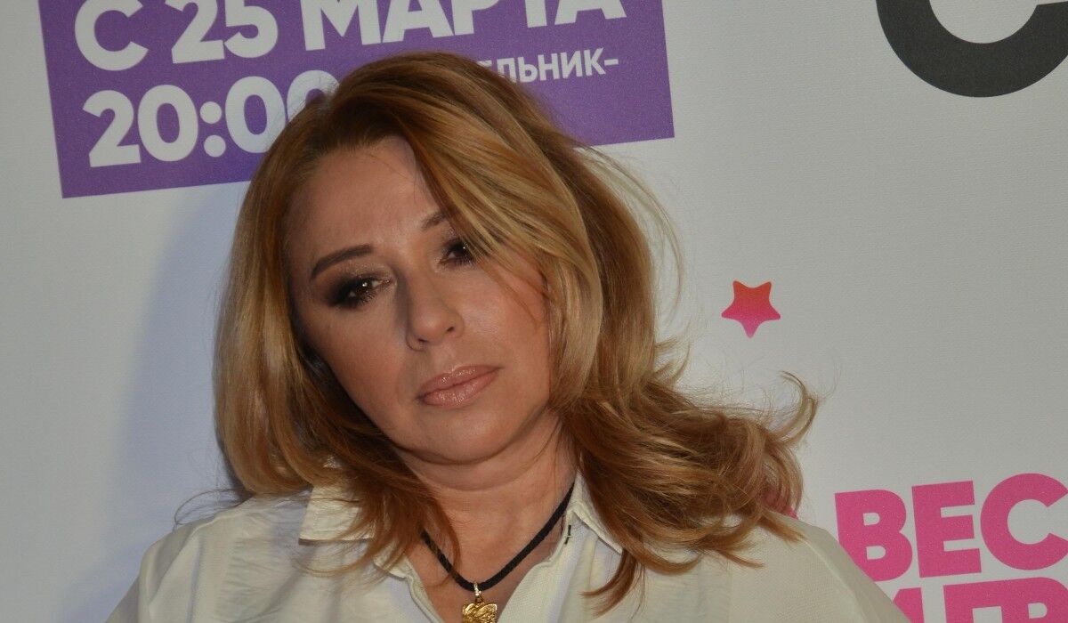 Алена апина сколько лет как выглядит сейчас Даешь молодежь": 56-летняя Апина сверкнула идеальной фигурой в прозрачном платье