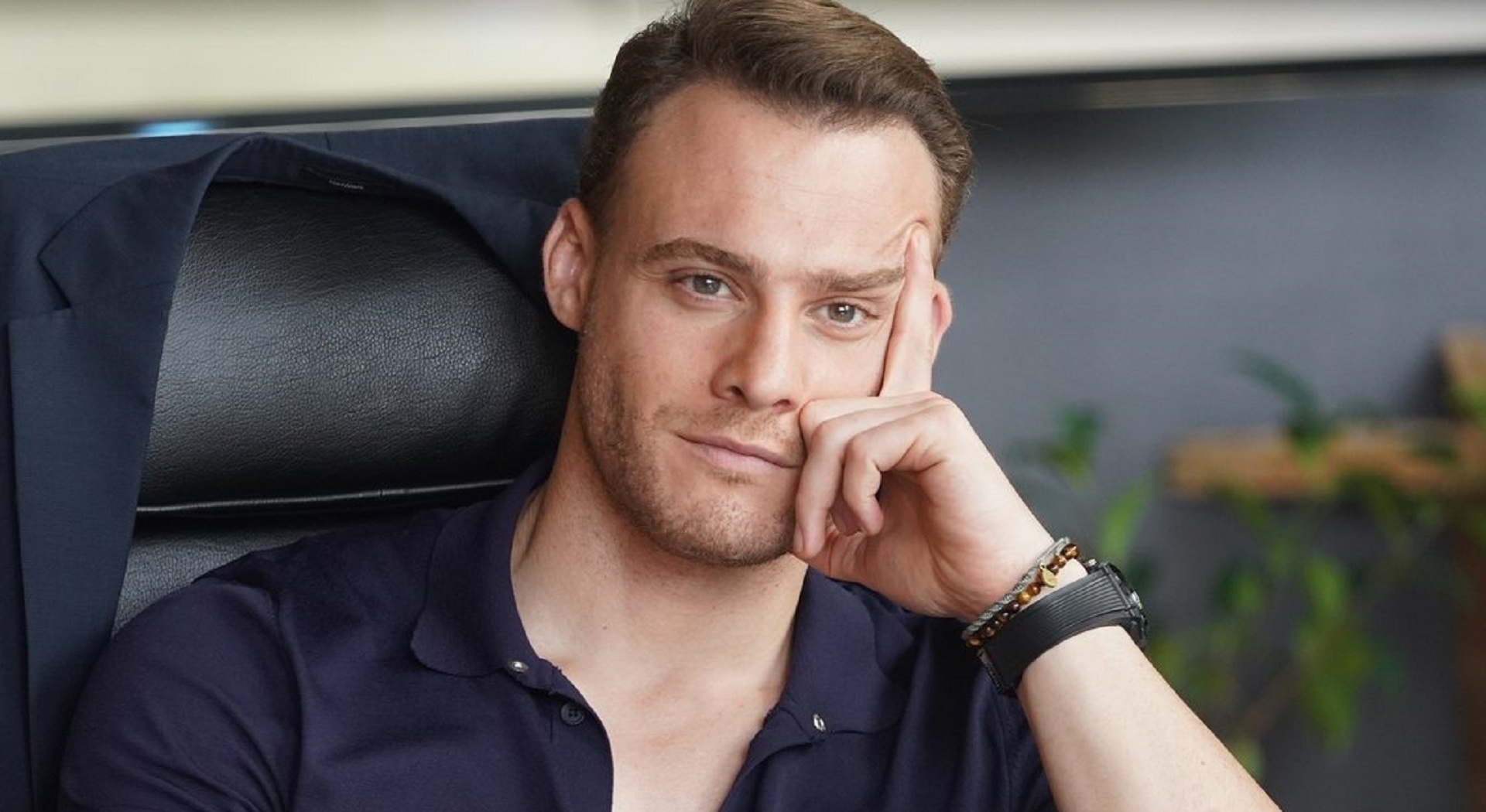 Керем бурсин 2021. Керем бурсин. Керем бурсин. Керем бурсин сейчас 2023. Керем бюрсин.