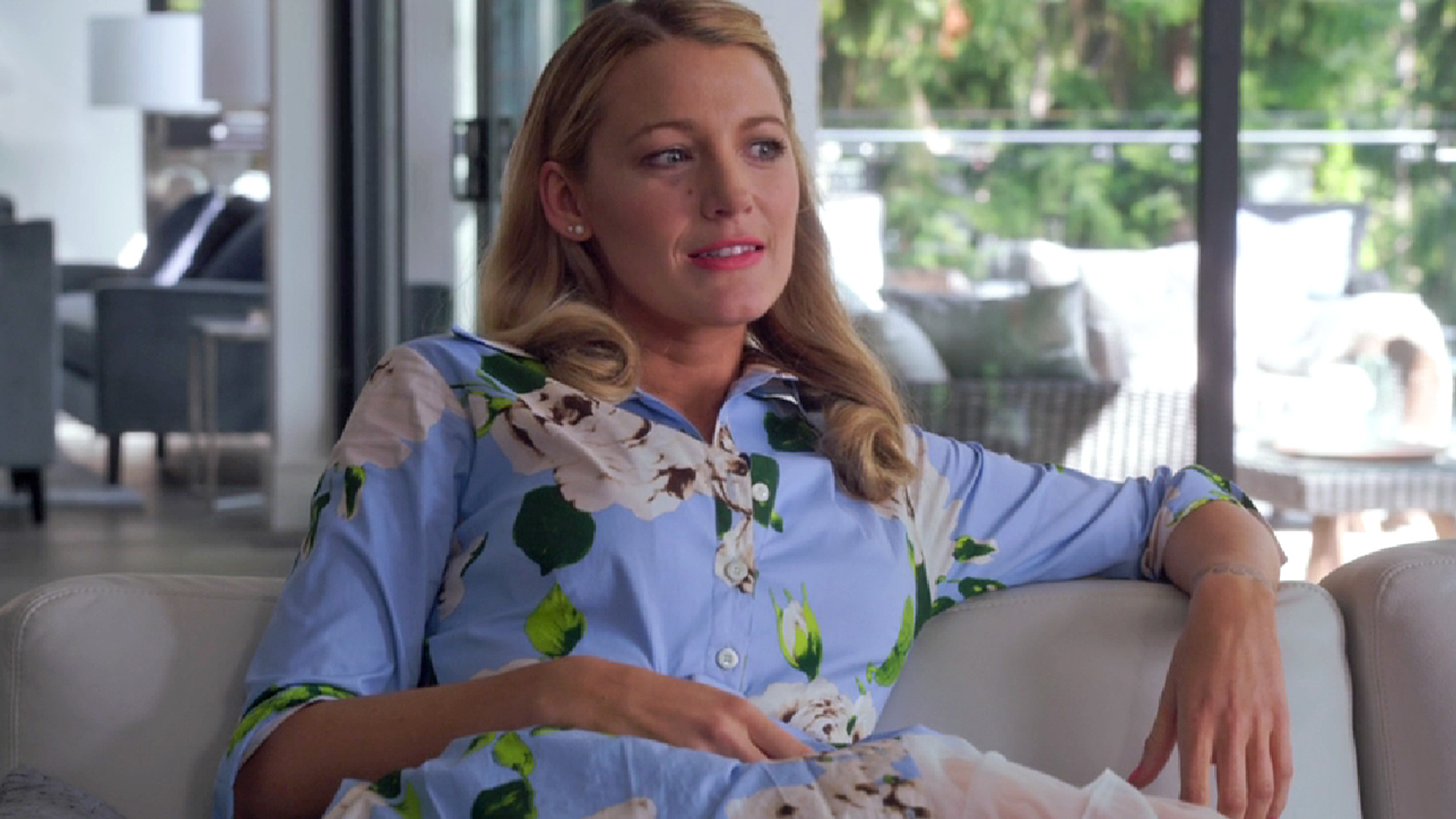 Простая просьба на реальных событиях. Простая просьба 2018 блейк лайвли. Блейк лайвли простая просьба. Простая услуга. Простая просьба на реальных событиях.