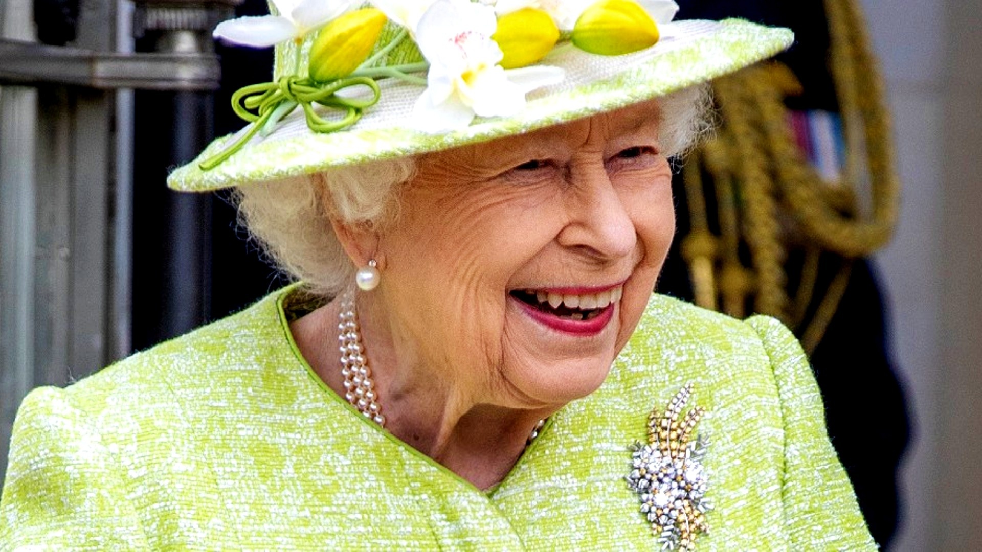 Подавала сигналы всю свою жизнь: тайный язык Елизаветы II разгадан