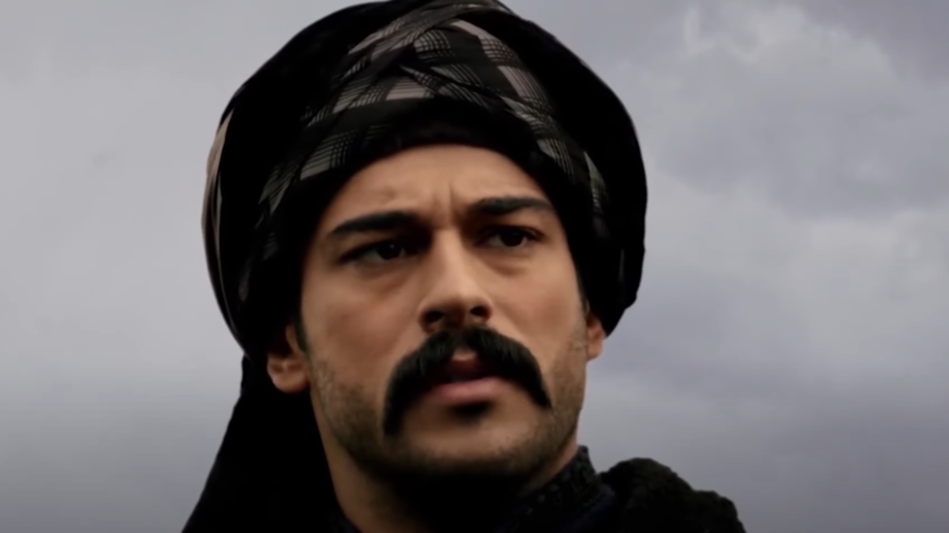 Дачадағы бисексуалдар, саунадағы порно