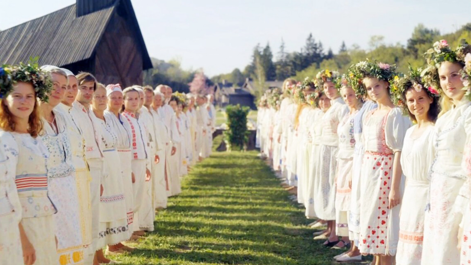 Солнцестояние. Солнцестояние / midsommar (2019). Мидсоммар 2019. Солнцестояние фильм 2019 кадры. Мидсоммар фильм 2019.