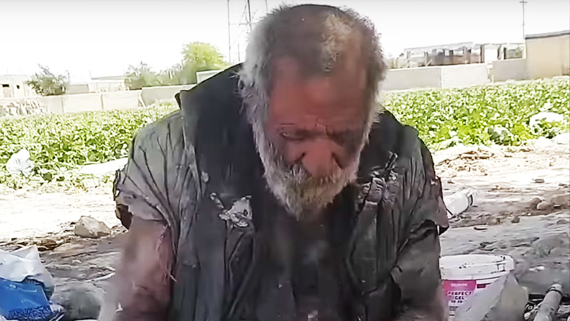 Самого грязного человека. Аму Хаджи, который не мылся 60 лет. Самый грязный человек в мире.