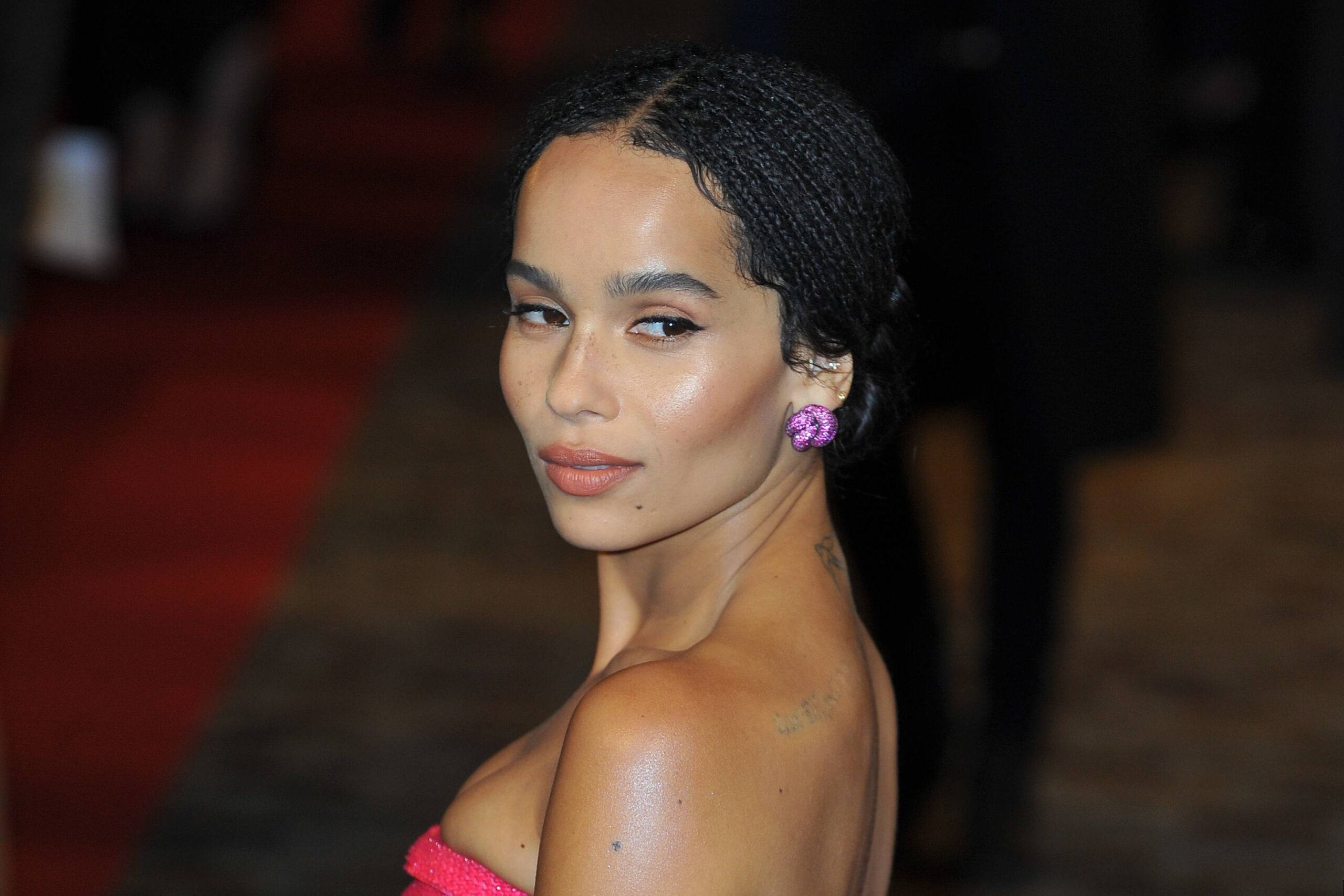 Бэтмен (2022) - Zoë Kravitz as Selina Kyle - IMDb