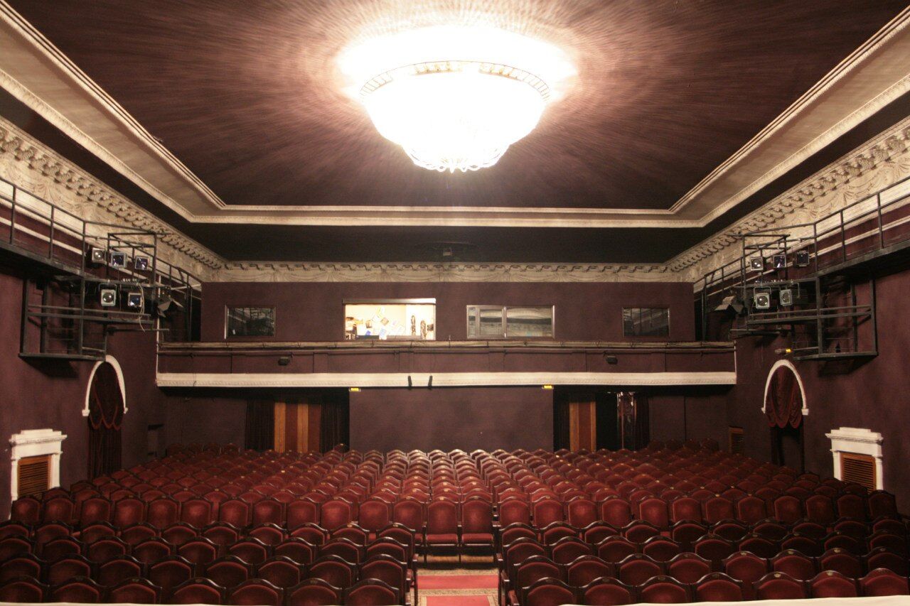 театр на литейном сцена