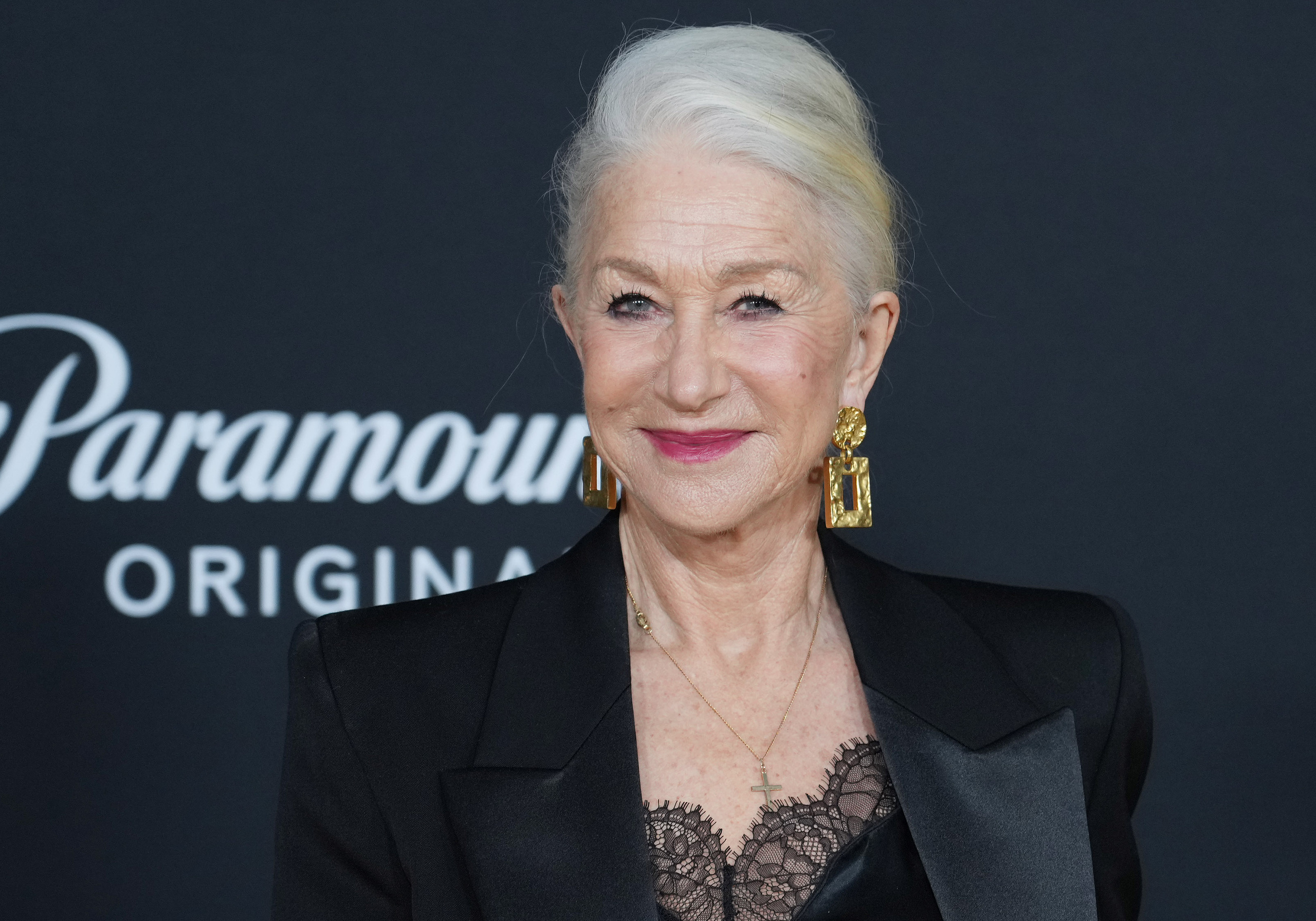 Helen mirren height weight